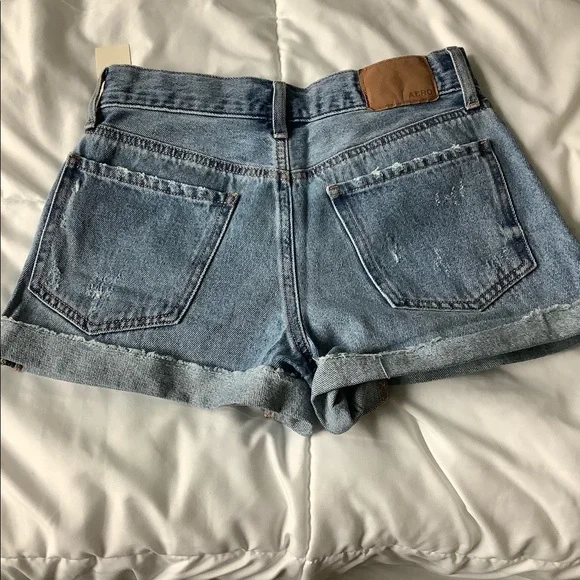 Brand New! Aeropostale Mom Jean shorts - Picture 4 of 6